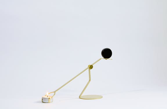 Bin Design Rising Balance Kerzenhalter