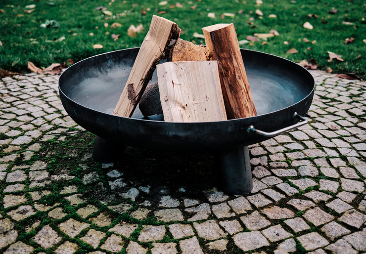 Feuerschale mit Holz hergestellt in Deutschland