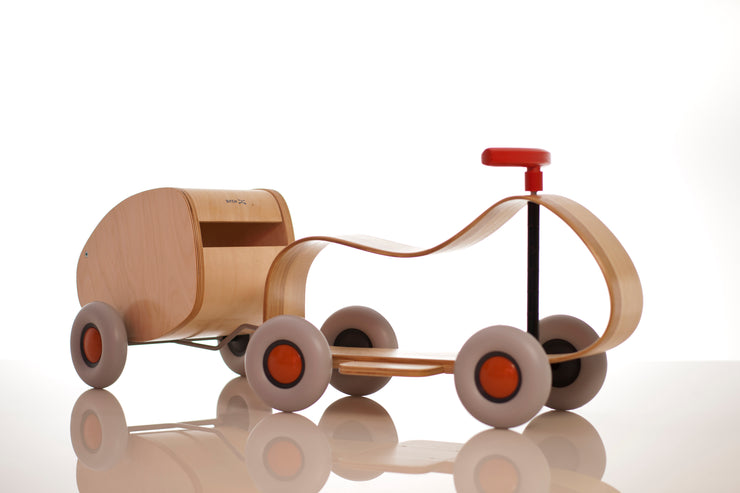 Kinderwagen aus Deutschland mit Anhänger